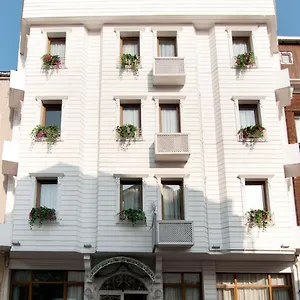 rezervați aici